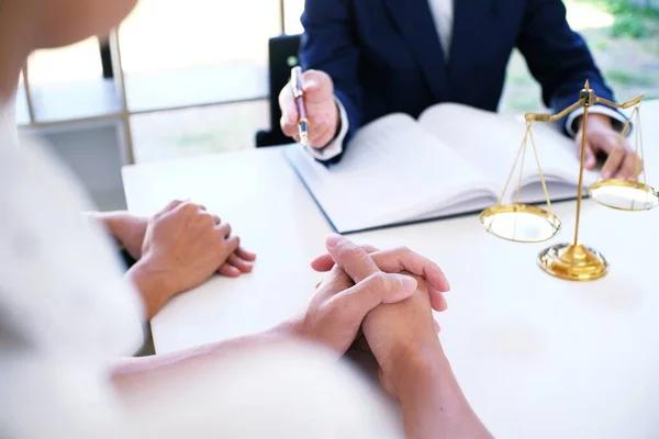 How Personal Injury Attorneys Handle Claims Against Landlords for Negligence